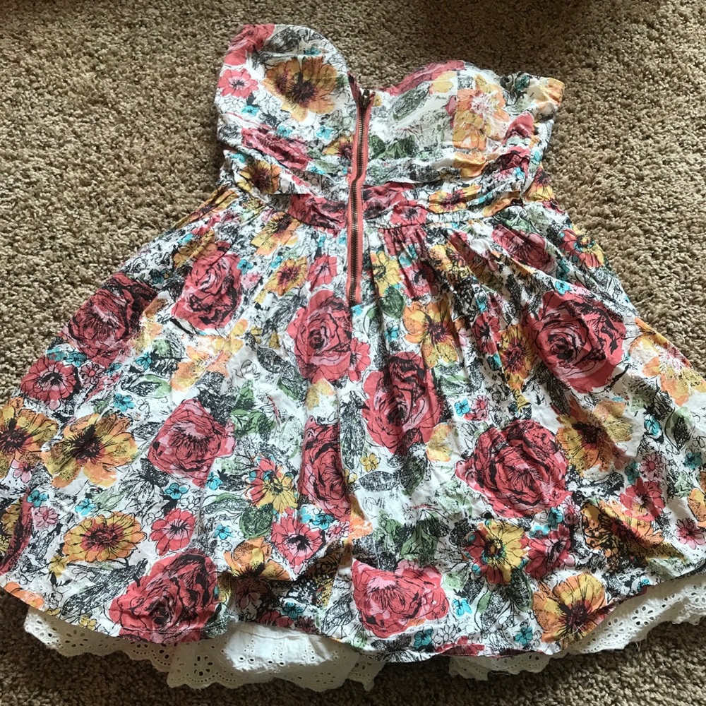 American Rag Dress - Picture 2 of 3